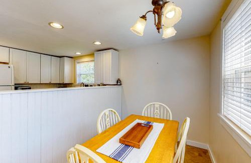 Boothbay Harbor Apartment | Barrett's Watch Apartment