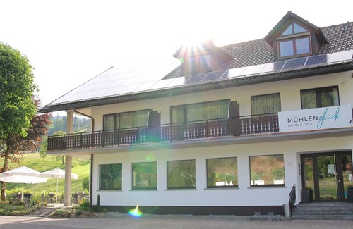 Guckinsdorf Apartment | Barrier-free double room with large bathroom and balcony, 29sqm