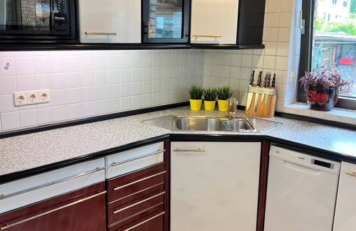 Rhein-Erft-Kreis District House | Barrier-free vacation home with garden near Cologne