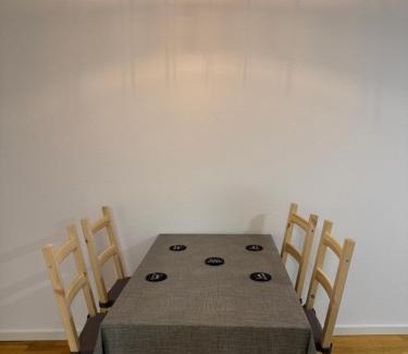 Werne Apartment | Barrierefreie Wohnung im Herzen der Stadt mit Parkplatz, Wifi und TV - Emma