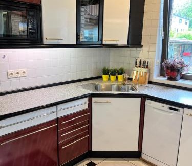 Rhein-Erft-Kreis District House | Barrierefreies Ferienhaus mit Garten bei Köln