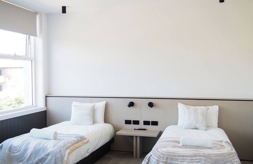 Bondi Beach Hotel | Barrys Beach Road Hotel