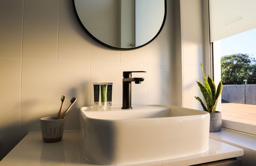 Bondi Beach Hotel | Barrys Beach Road Hotel