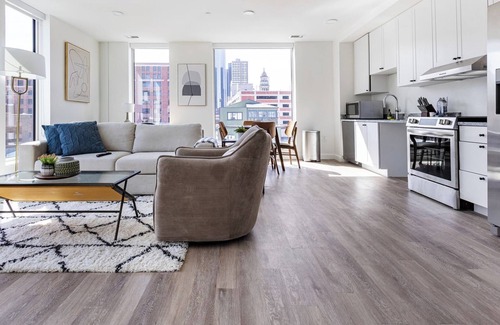 Greektown Historic District Apartment | Barsala l Modern 2BD at eXchange Near Ford Field & Comerica