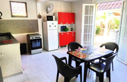 Tartane Apartment | Bas de villa 5 min à pied plage Tartane