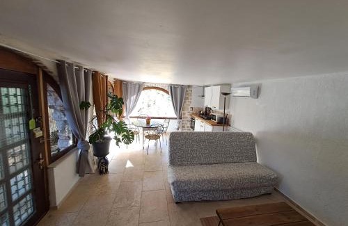 Lorgues Apartment | Bas de villa au chant des cigales