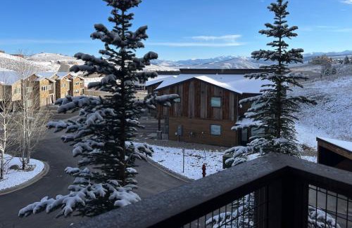 Silvercreek Apartment | Base Camp 202