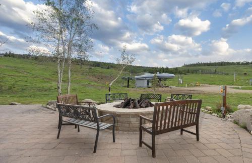 Silvercreek Apartment | Base Camp 306 condo