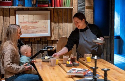 Longyearbyen Hotel | Basecamp Hotel