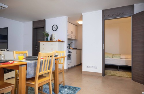 Loschwitz Apartment | Basement apartment on the Elbe slope with terrace