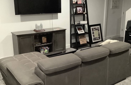 Saratoga Springs House | Basement APT. With queen Murphy bed Small refrigerator/microwave. Full bath