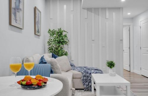 Calgary Apartment | Basement in Calgary - 10 Mins from Calgary Airport