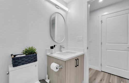 Calgary Apartment | Basement in Calgary - 10 Mins from Calgary Airport