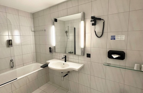 Lucerne Hotel | BASLERTOR Summer Pool Hotel