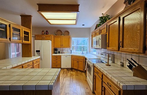 Bass Lake House | Bass Lake Cabin-Pet Friendly