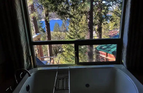 Wishon Cabin | Bass Lake cabin with Lake Views & private boat dock & slip