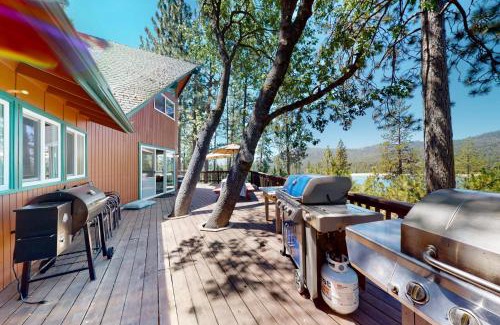 Bass Lake House | Bass Lake Lodge