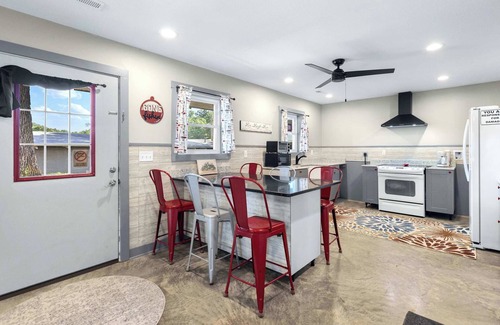 Gravois Mills House | Bass Point Bliss – Resort Rental
