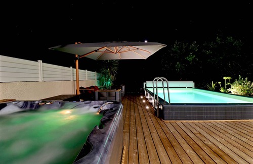 Gujan-Mestras House | Bassin d'Arcachon house with swimming pool, jacuzzi and pétanque court.