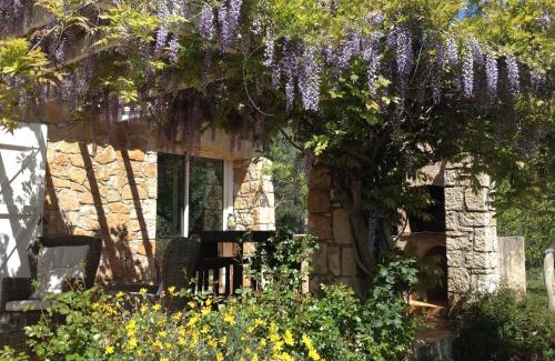 Bagnols-en-Foret Apartment | Bastide de l'Ovalie Gites