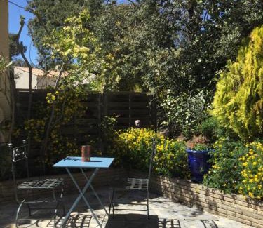 Bedoin House | Bastidon provençal dans domaine naturiste
