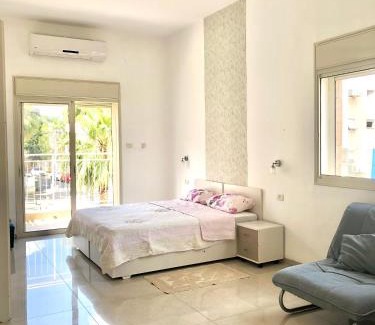 Haifa Apartment | Bat Galim - luxury apartment by the sea