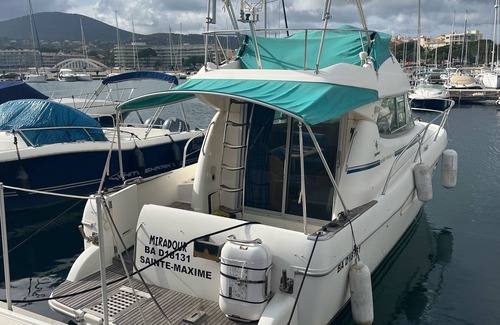 Sainte-Maxime Boat Rental | Bateau à Quai