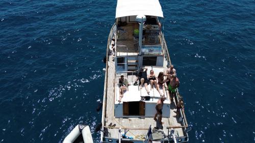 Toulon Boat Rental | bateau de légende