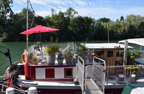 Lagny-sur-Marne Boat Rental | Bateau, Péniche Marboré - Disney