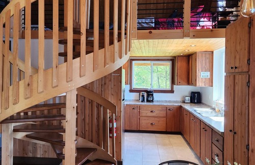 Mauricie Ski Chalet | Batiscan Riverside Nature Getaway in Mauricie - Hot tub, view & relaxation