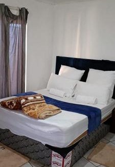 Kempton Park House | BATO Accommodation