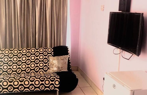 Tshabong Cabin | BATSHWENENG LODGE