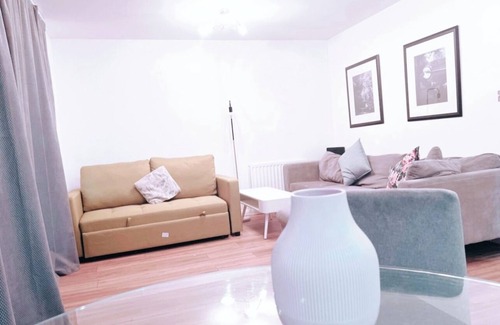 Nine Elms Apartment | Battersea Chelsea Bridge Apartment