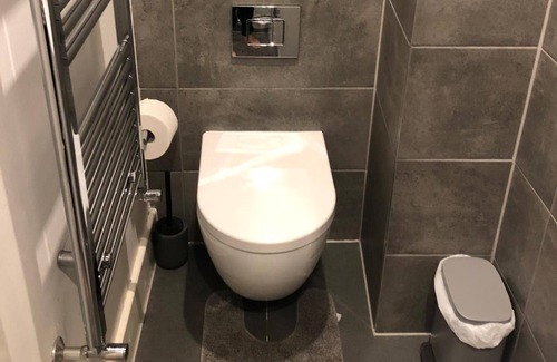 Vauxhall Apartment | Batterseaflat/sleeps6/refurbished/tv