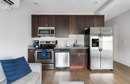 Downtown Charleston Apartment | Battery Suite | In the Heart of King Street!