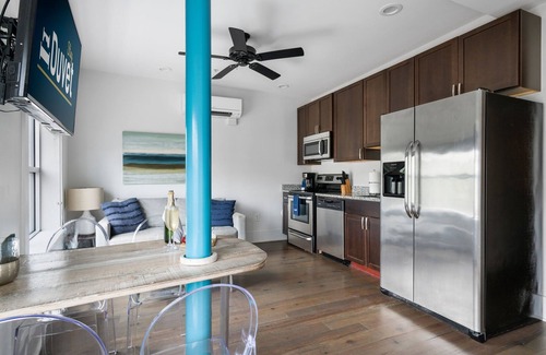 Downtown Charleston Apartment | Battery Suite | In the Heart of King Street!