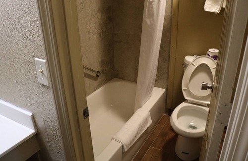 Southeast Springfield Hotel | Battlefield Inn Springfield