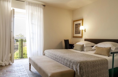 Les Baux-de-Provence Hotel | Baumanière - Les Baux de Provence