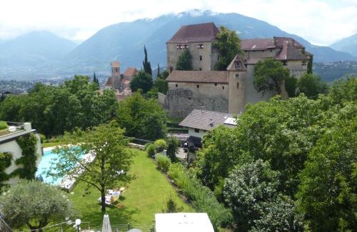 Schenna Hotel | Baumgartner's Blumenhotel