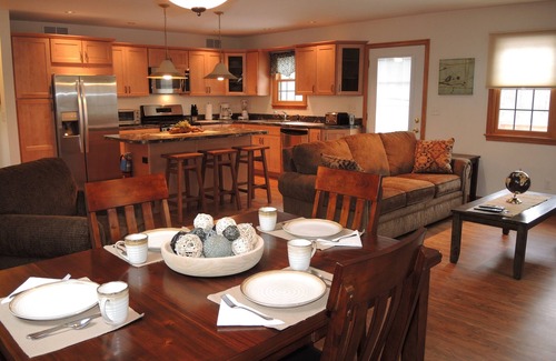 Cooperstown - Otsego Lake Apartment | Bavarian Farm Hops View - Upscale apartment w/hot tub