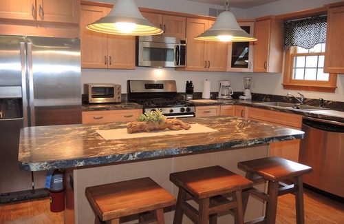 Cooperstown - Otsego Lake Apartment | Bavarian Farm Hops View - Upscale apartment w/hot tub
