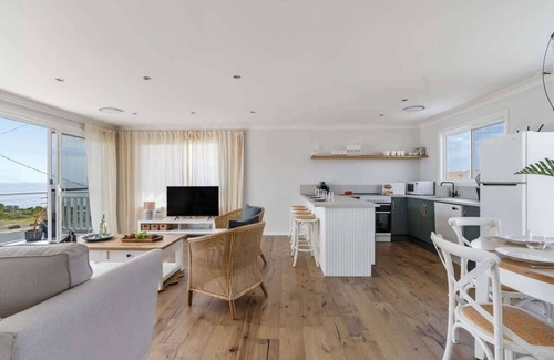 Bawley Point House | Bawley Blue Summary: