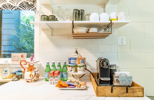 Mill Valley Apartment | Bay Area Getaway -The Best in Downtown Mill Valley - Tesla Charger ,Yard FirePit