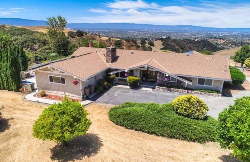 Evergreen Villa | Bay Area Views Retreat and Events @ Veranda Hills