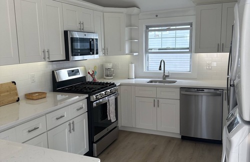 North End Condo | Bay Avenue Beauty!