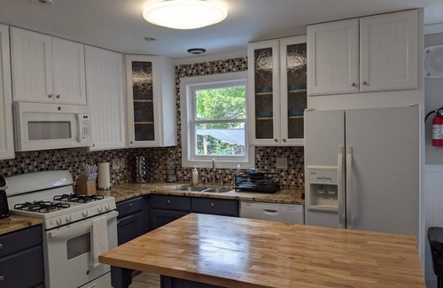 Town Bank House | Bay Beach Bungalow- 18 Pinewood Road