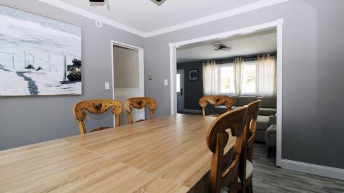 Town Bank House | Bay Beach Bungalow