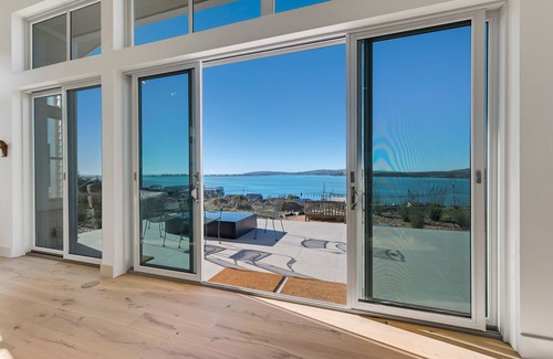 Old Town House | Bay Bliss- Great Ocean Views , modern house