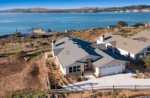 Old Town House | Bay Bliss- Great Ocean Views , modern house