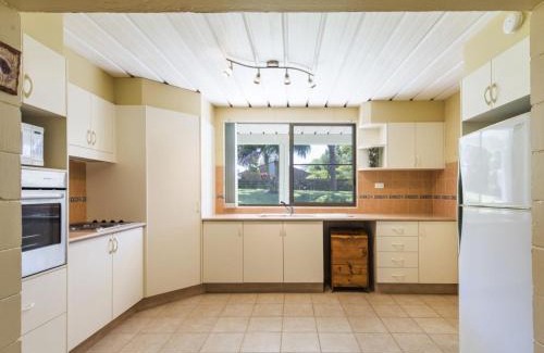 Iluka House | Bay Breeze